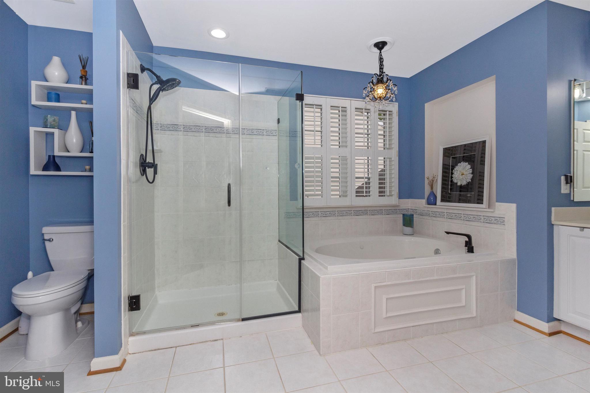 13827 Lullaby Road Germantown, MD 20874 - Photo 25 of 42 Primary Bath