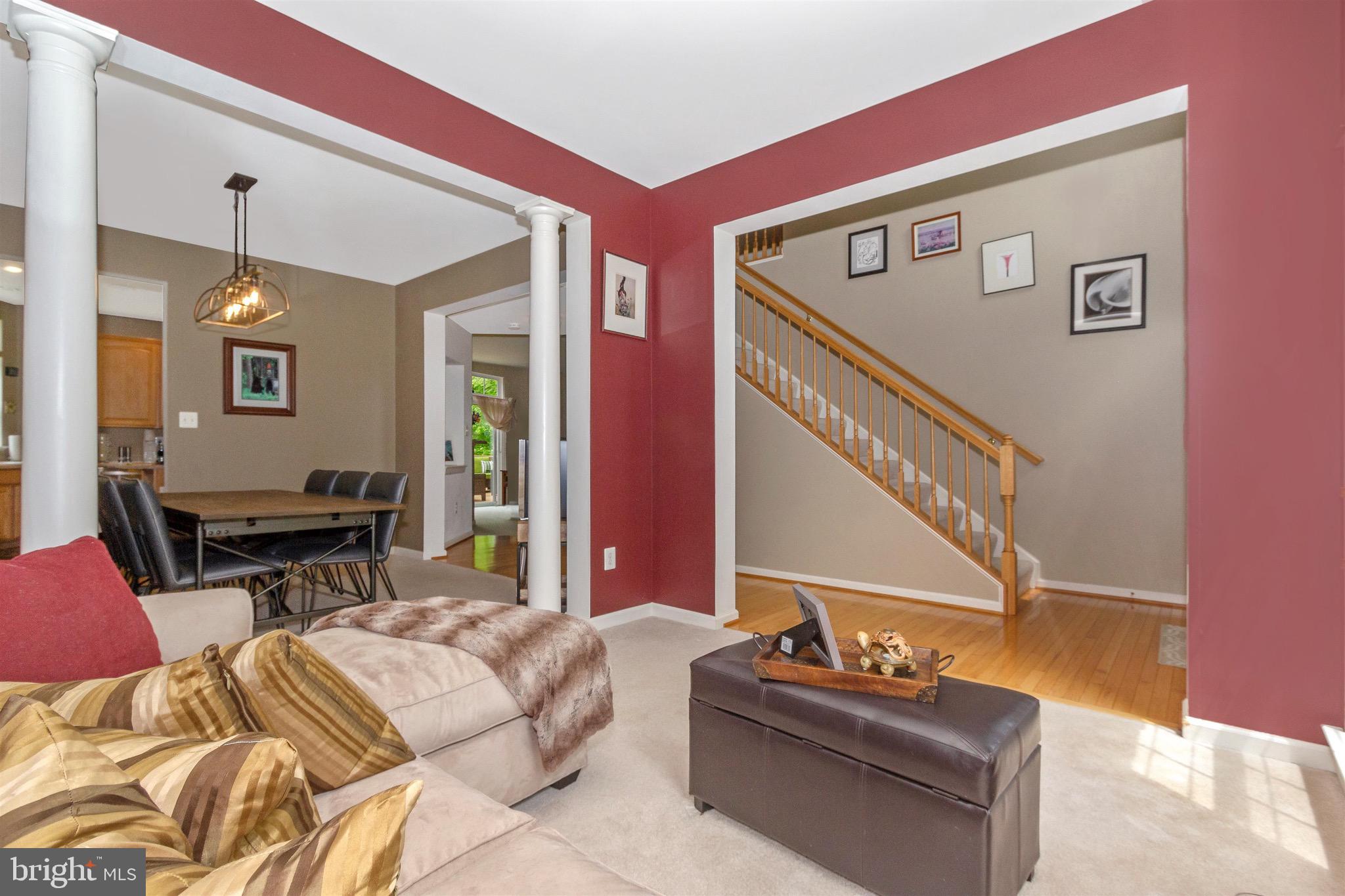 13827 Lullaby Road Germantown, MD 20874 - Photo 4 of 42 Living Room