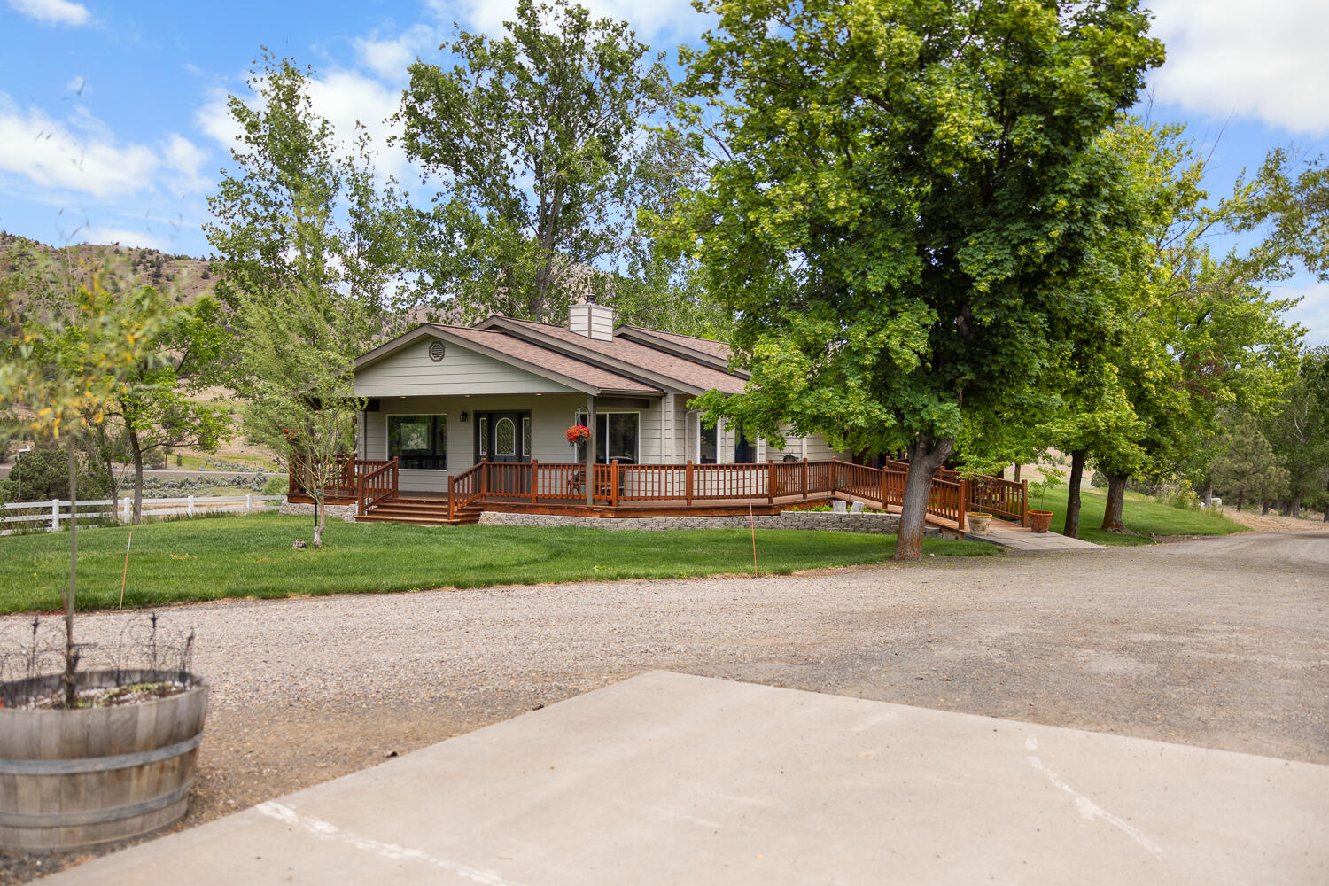 33817 Gage Road Mitchell, OR 97750 - Photo 9 of 56 09