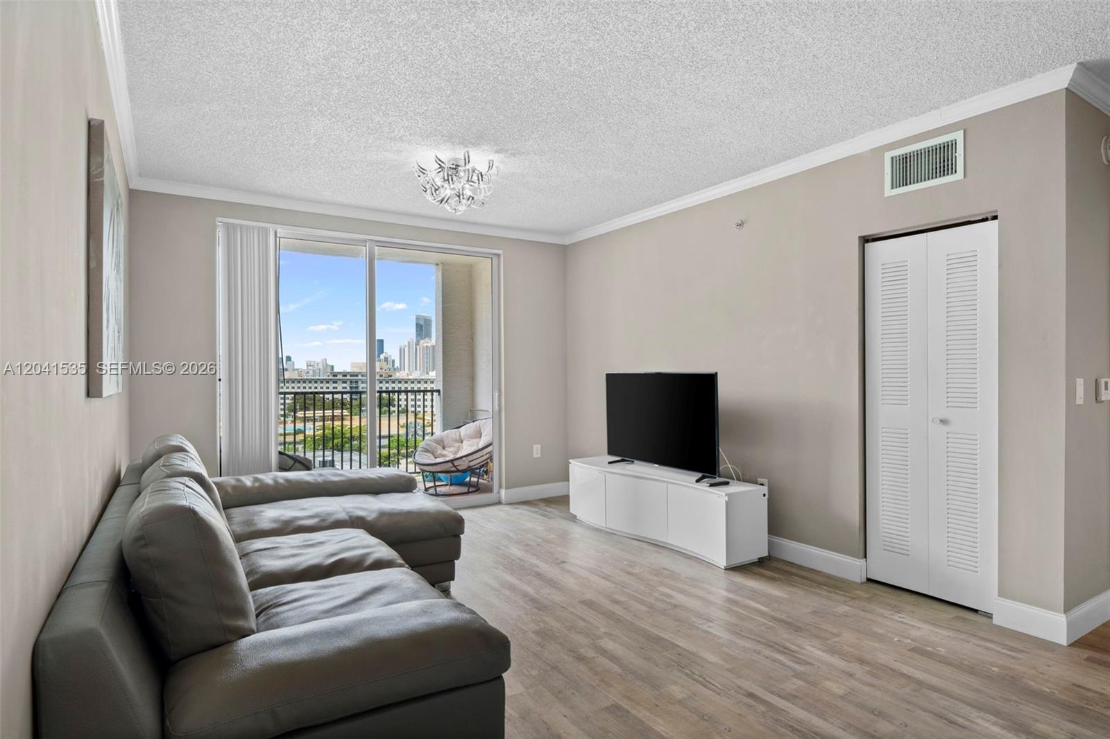 17150 North Bay Road, Unit 2913 Sunny Isles Beach, FL 33160 - Photo 10 of 24