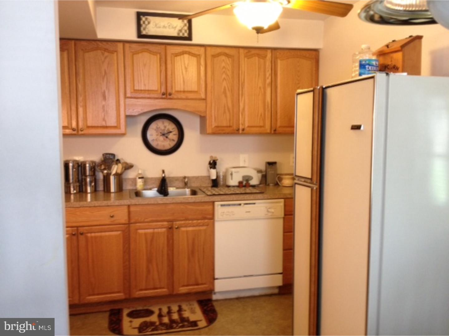 803 Tomlinson Road Philadelphia, PA 19116 - Photo 5 of 17 Kitchen