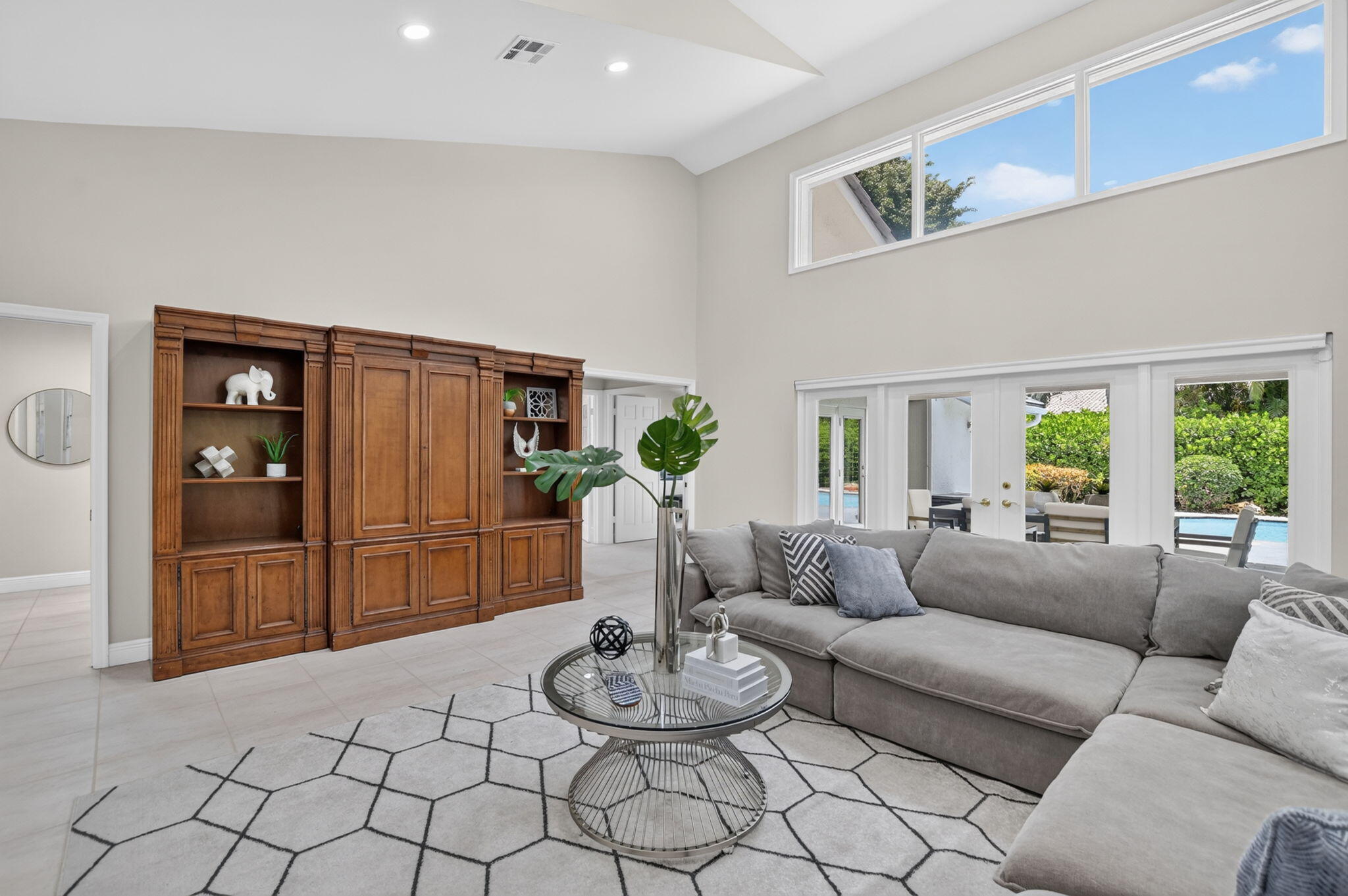 4480 Northwest 28th Avenue Boca Raton, FL 33434 - Photo 9 of 71 Inviting Interior