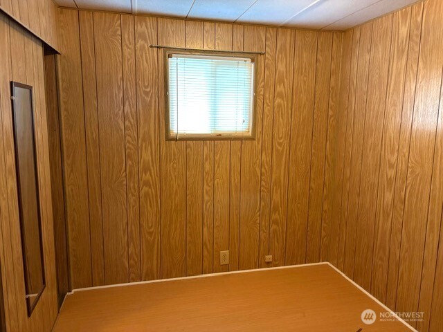 12200 Stone Way North, Unit 74 Seattle, WA 98133 - Photo 11 of 14 a view of an empty room with a window