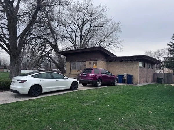 $349,500 | 9132 South California Avenue, Evergreen Park, IL 60805