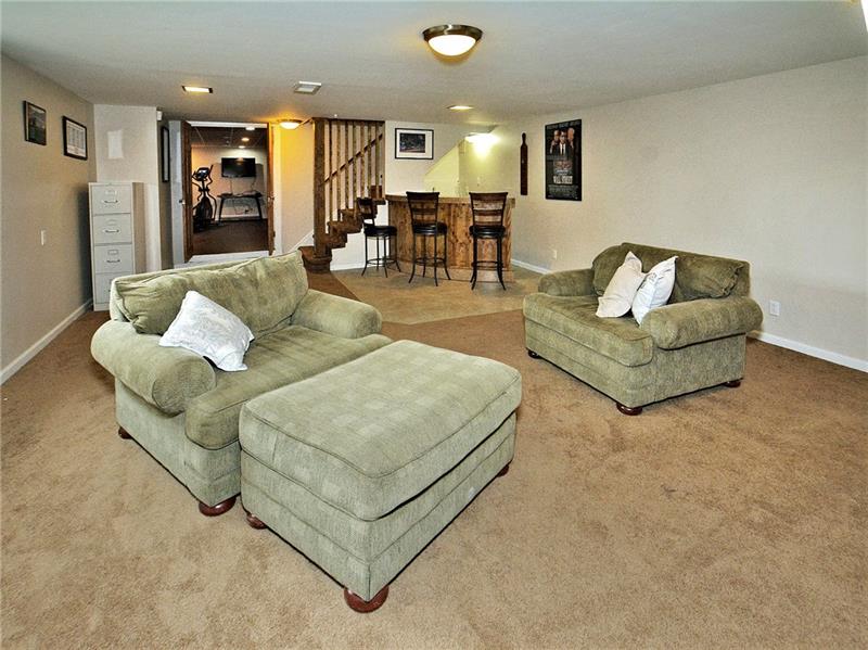 43 Holland Road Churchill, PA 15235 - Photo 22 of 25 Gallery Image 22