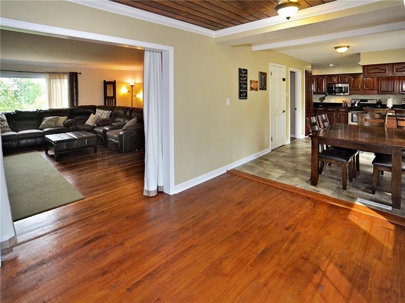 43 Holland Road Churchill, PA 15235 - Photo 8 of 25 Gallery Image 8