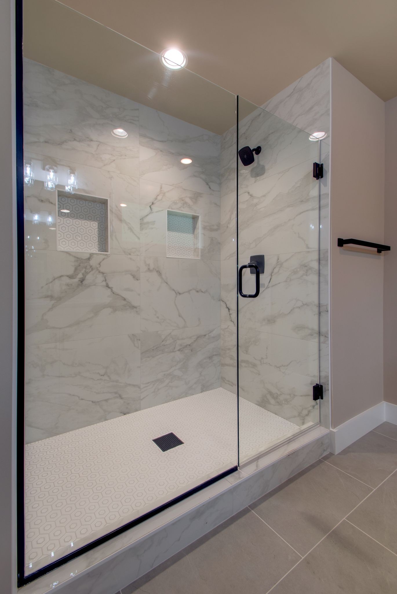 3333 Booker Ridge Road Mount Pleasant, TN 38474 - Photo 42 of 43 a bathroom with a shower