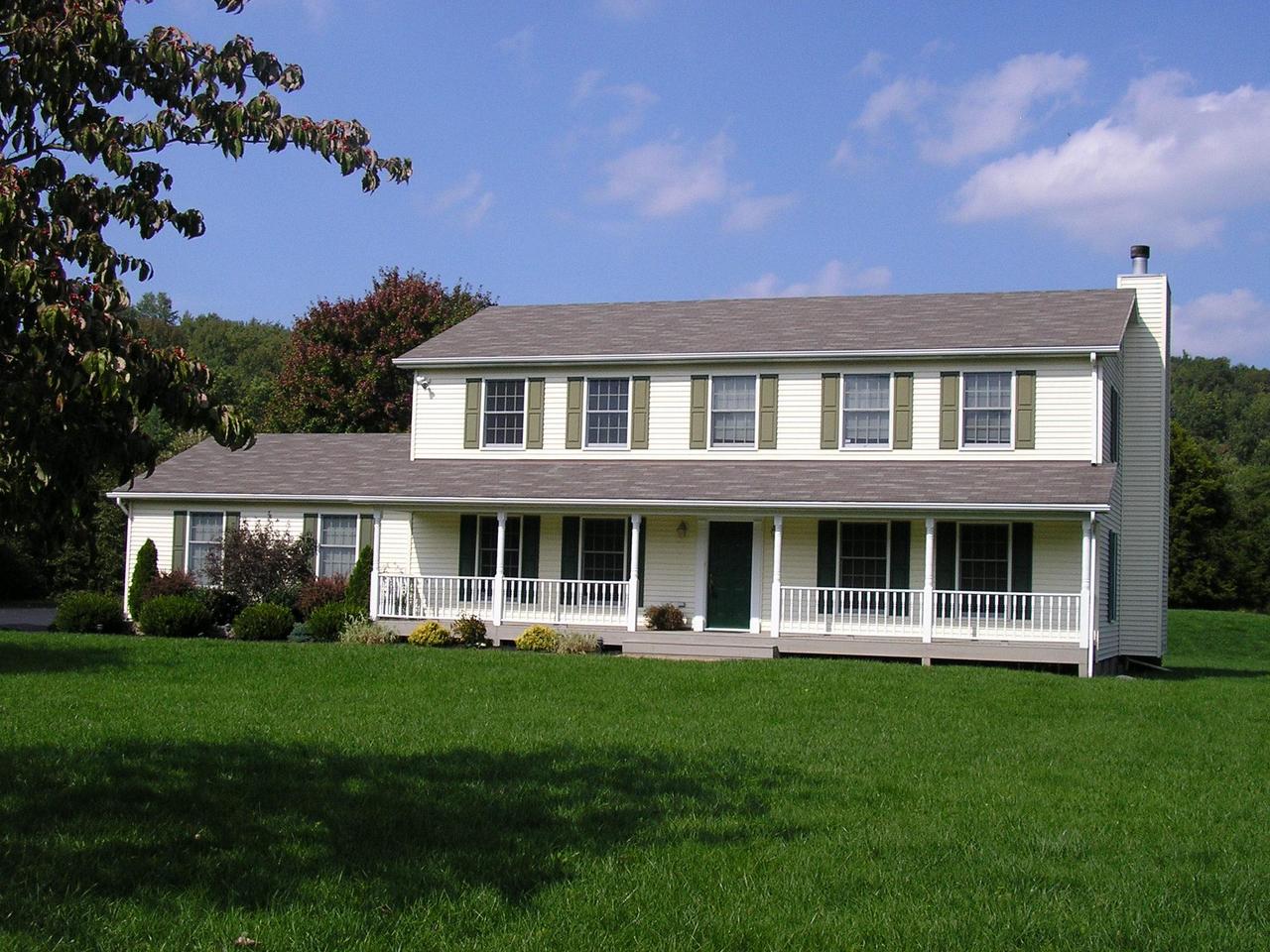 107 Hamilton Road East Stroudsburg, PA 18360 - Photo 1 of 17 06-10159