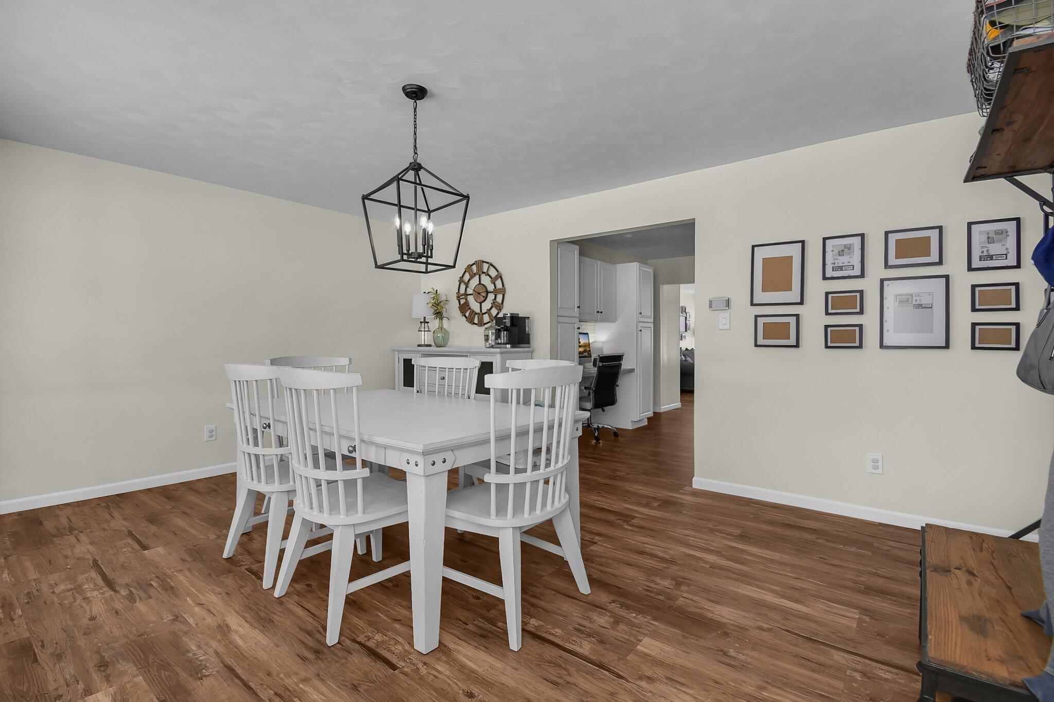 6270 Welsh Road Nashport, OH 43830 - Photo 9 of 49 Living room (DR for owner)
