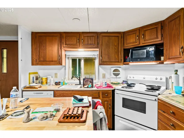 $53,900 | 1475 Green Acres Road, Unit 123, Eugene, OR 97408