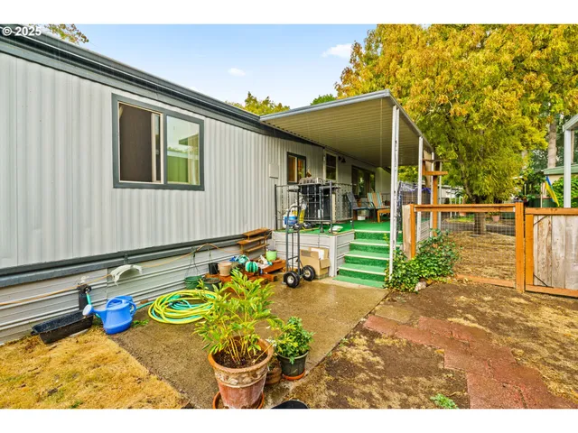 $53,900 | 1475 Green Acres Road, Unit 123, Eugene, OR 97408