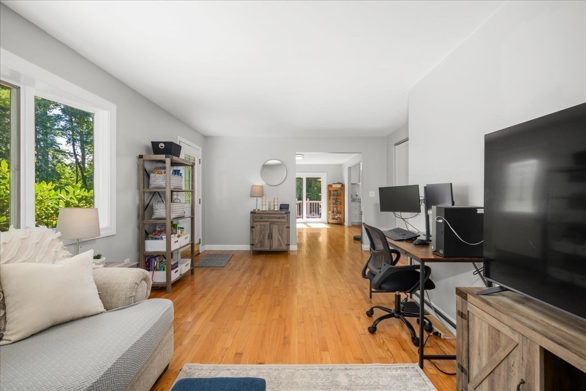 65 Carter Road Worcester, MA 01609 - Photo 11 of 36 Gallery Image 11