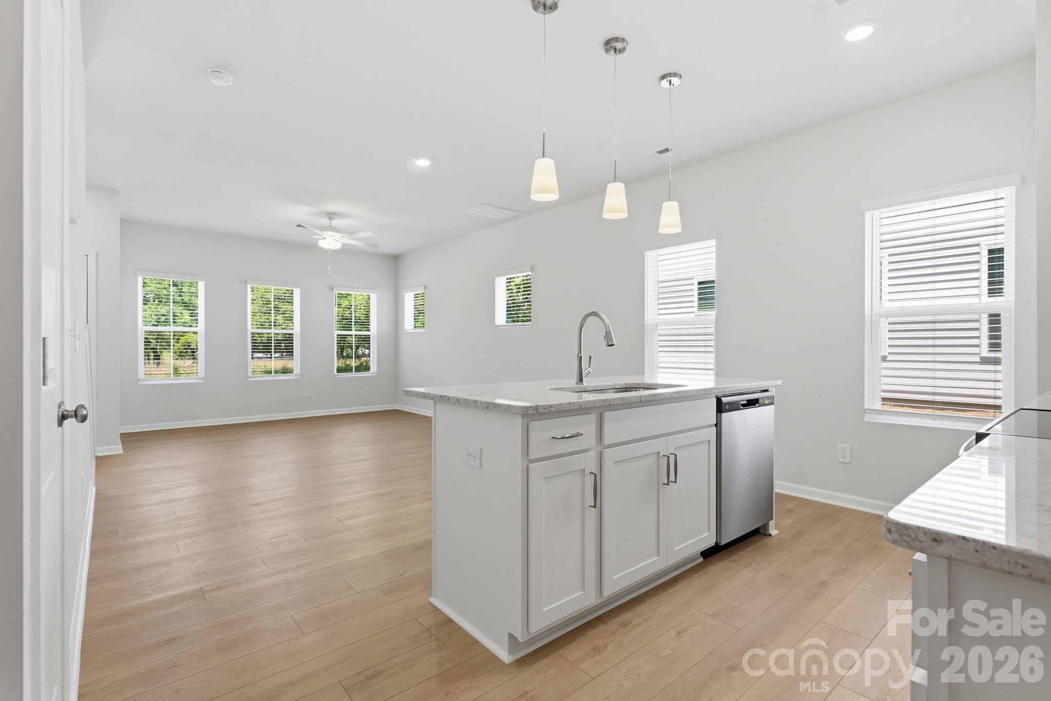 4636 Lakeview Road Charlotte, NC 28216 - Photo 6 of 18 Gallery Image 6