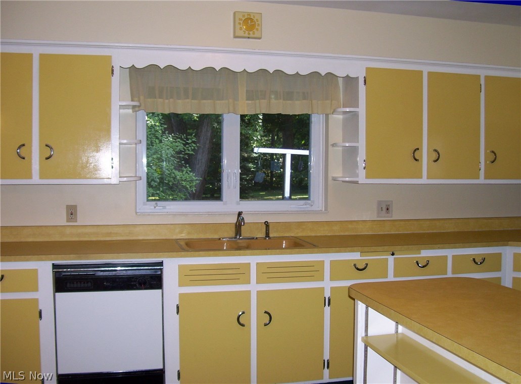 361 South Miller Road Akron, OH 44333 - Photo 8 of 15 Gallery Image 8