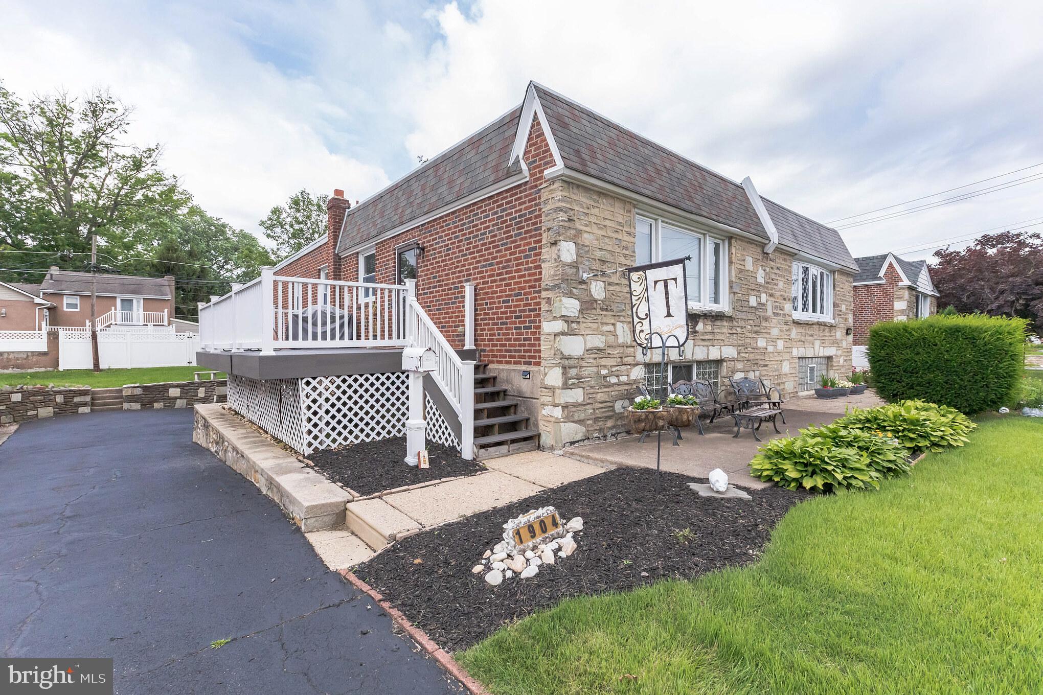 1904 Tomlinson Road Philadelphia, PA 19116 - Photo 2 of 28 Gallery Image 2