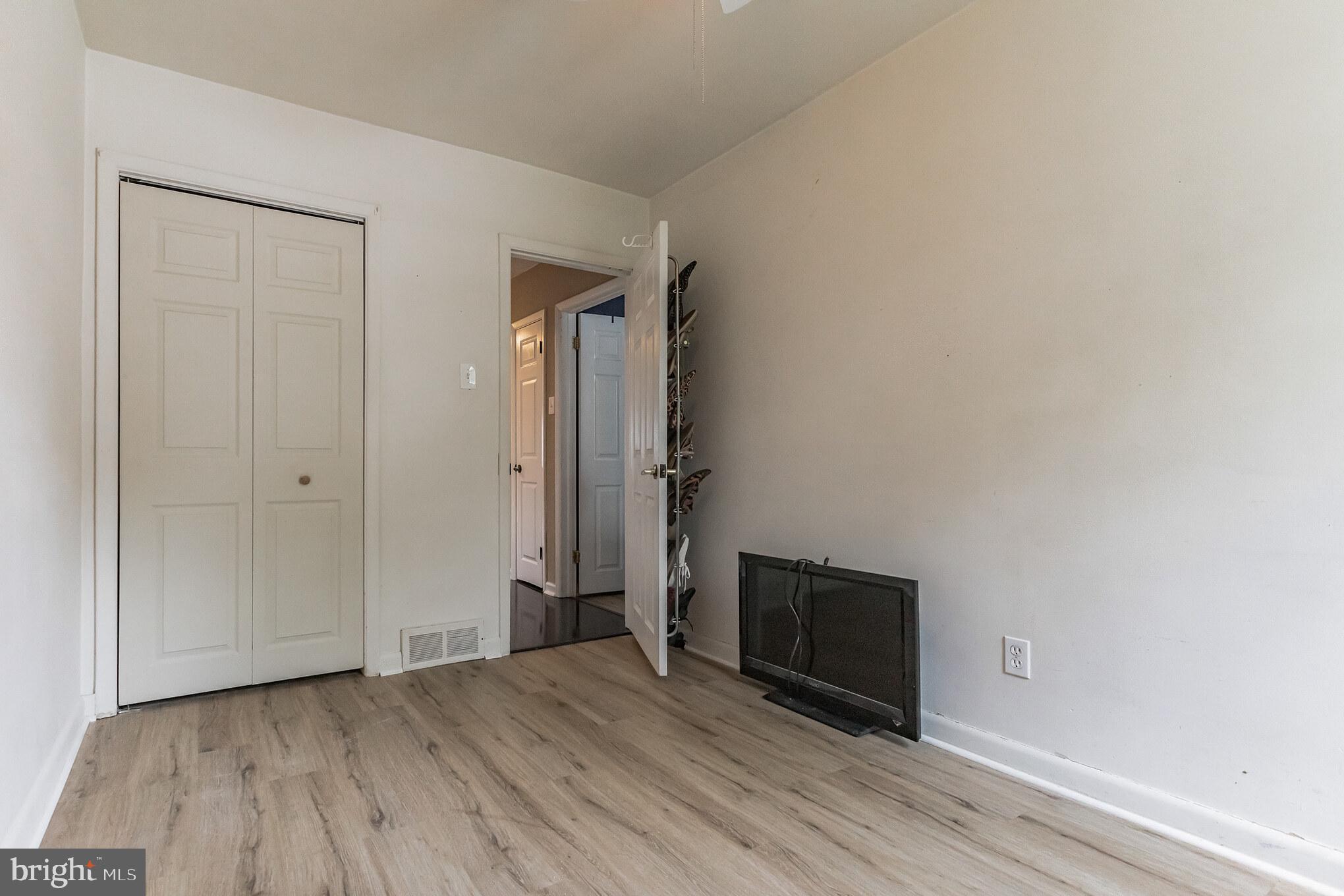 1904 Tomlinson Road Philadelphia, PA 19116 - Photo 18 of 28 Gallery Image 18