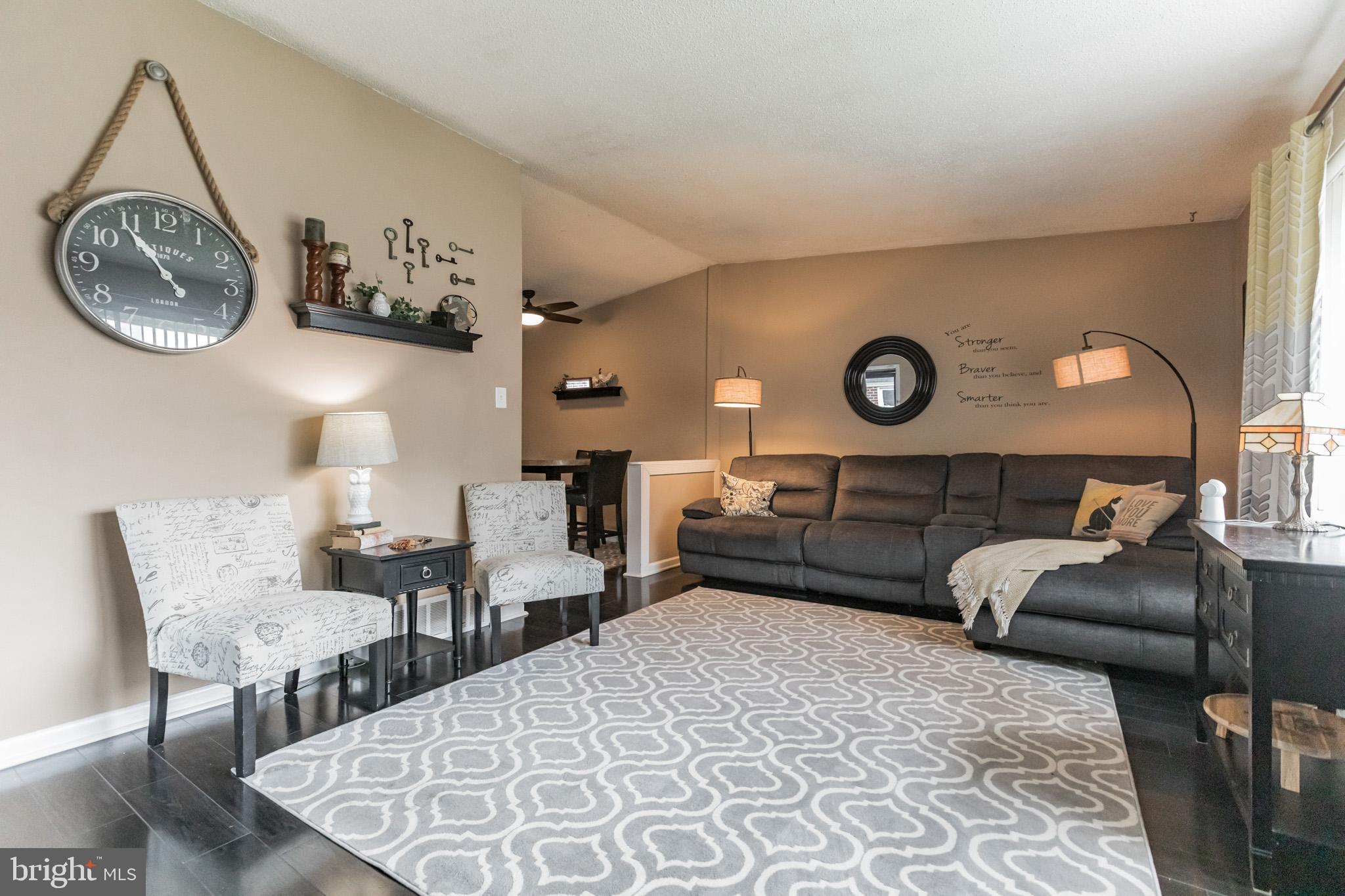 1904 Tomlinson Road Philadelphia, PA 19116 - Photo 4 of 28 Gallery Image 4