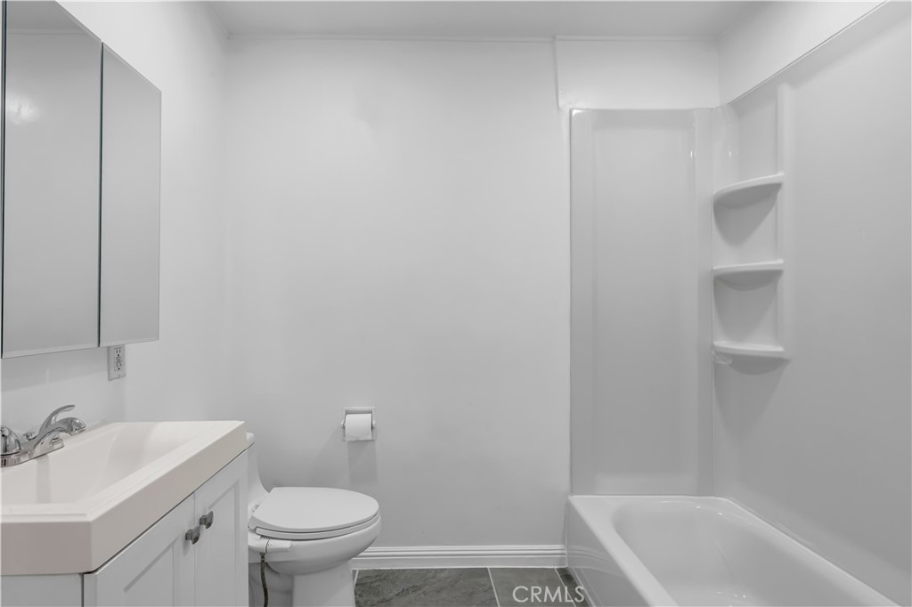 8628 Springer Street Downey, CA 90242 - Photo 17 of 33