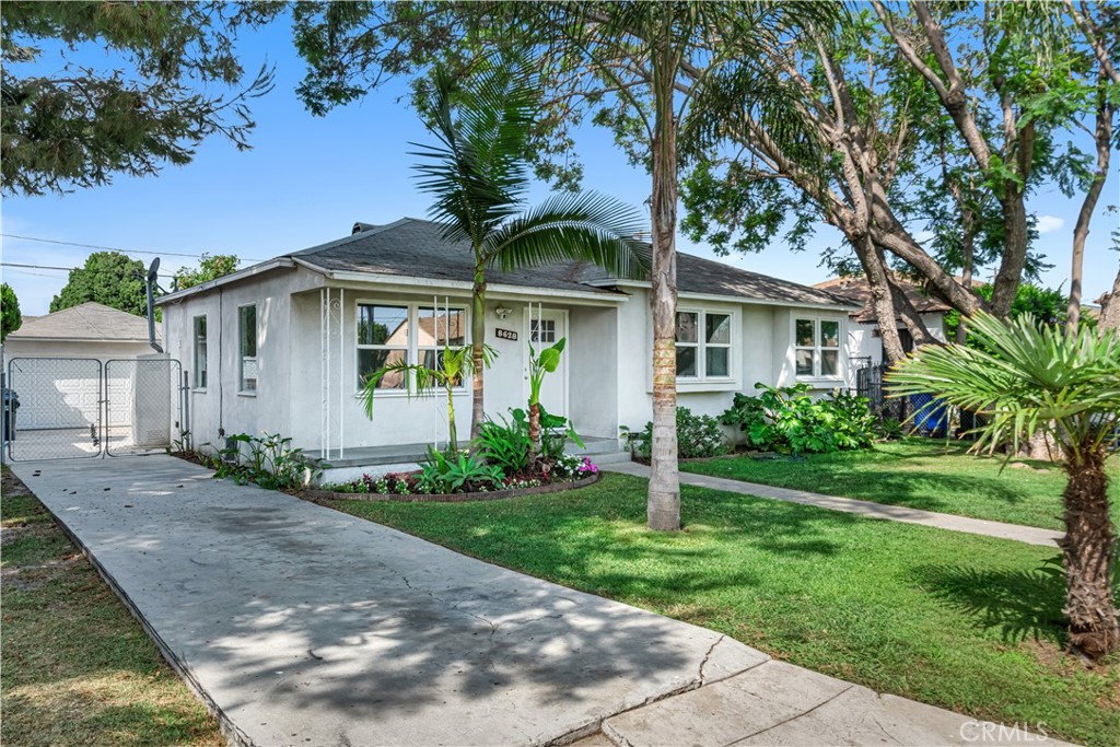 8628 Springer Street Downey, CA 90242 - Photo 2 of 33