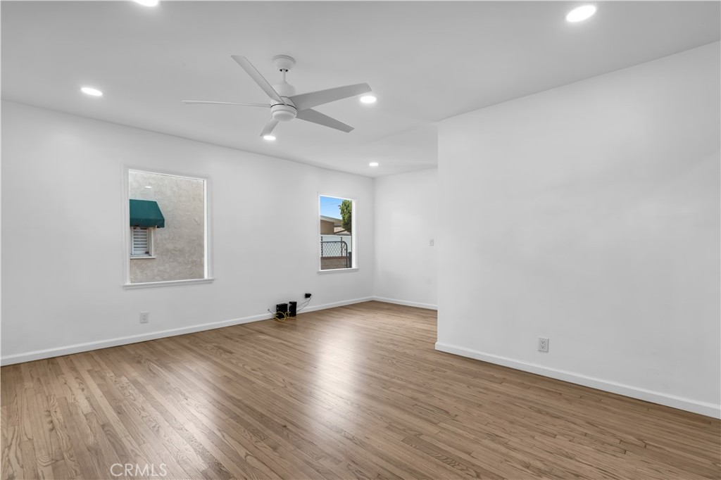 8628 Springer Street Downey, CA 90242 - Photo 4 of 33