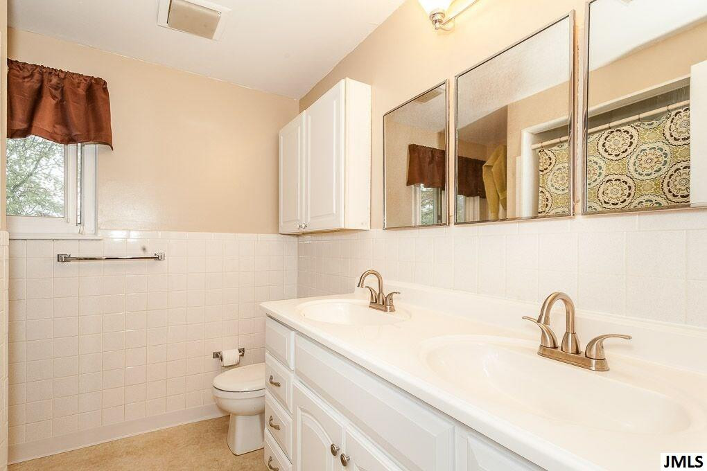 582 Christopher Road Jackson, MI 49203 - Photo 9 of 14 Photo 9