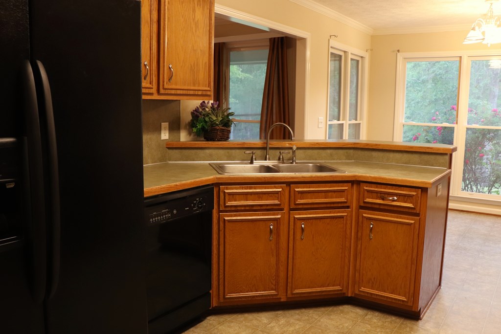6008 Walters Loop Columbus, GA 31907 - Photo 10 of 33 Kitchen