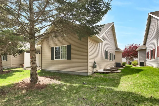 $309,900 | 2421 Stearns Way, St. Cloud, MN 56303