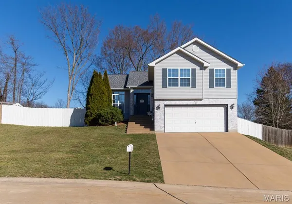 $299,900 | 17 Concord Drive, Crystal City, MO 63019