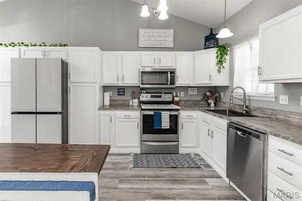 $299,900 | 17 Concord Drive, Crystal City, MO 63019