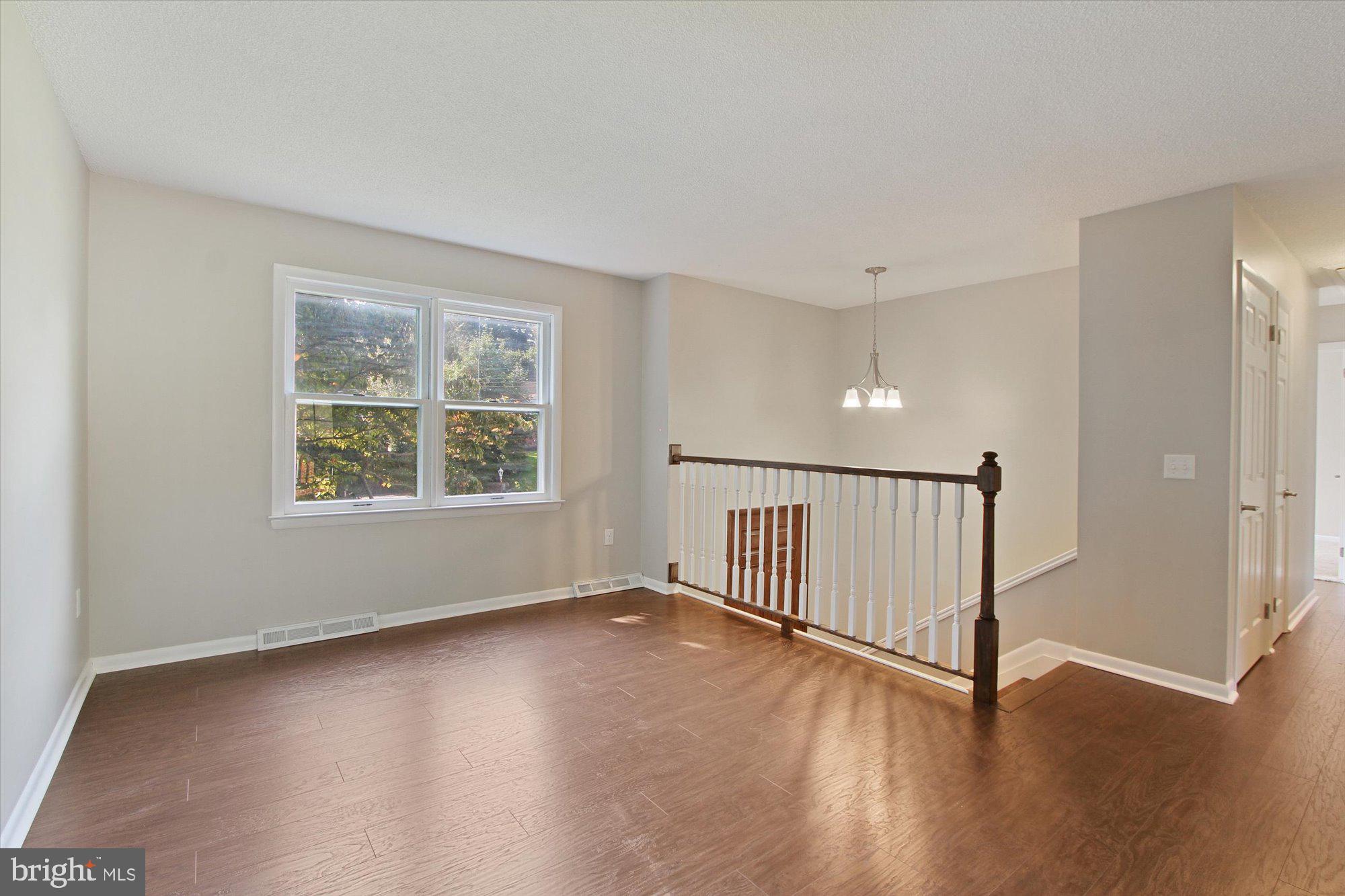 815 Ridgewood Road York, PA 17406 - Photo 4 of 28 Gallery Image 4