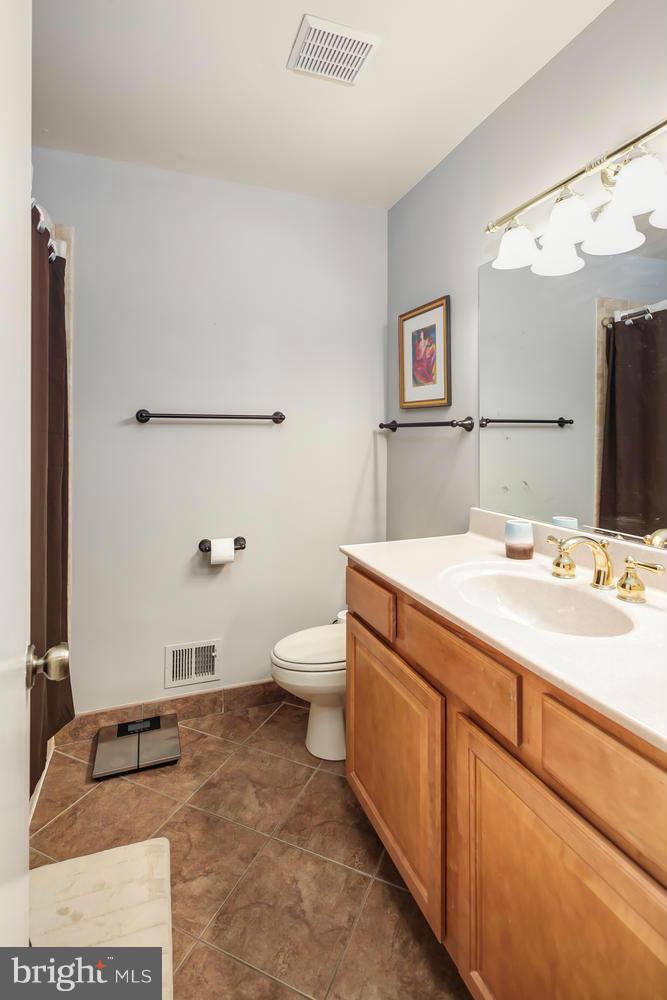 7910 Birchtree Court Springfield, VA 22152 - Photo 18 of 24 Bath