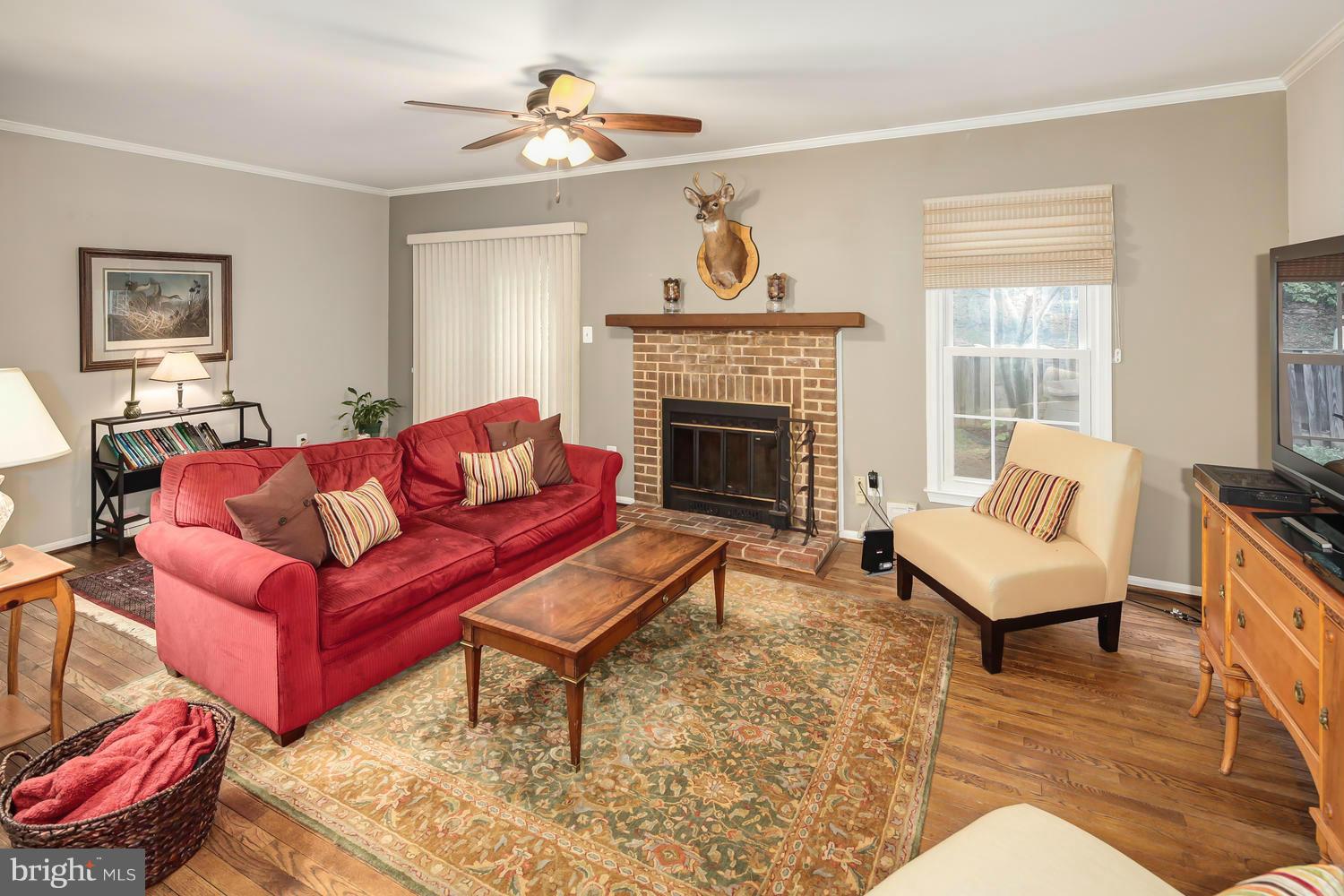 7910 Birchtree Court Springfield, VA 22152 - Photo 5 of 24 Living Room