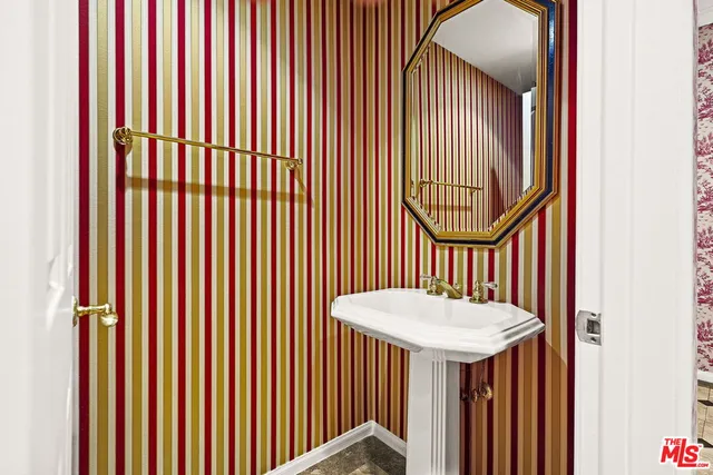 $1,249,000 | 930 North Doheny Drive, Unit 308, West Hollywood, CA 90069