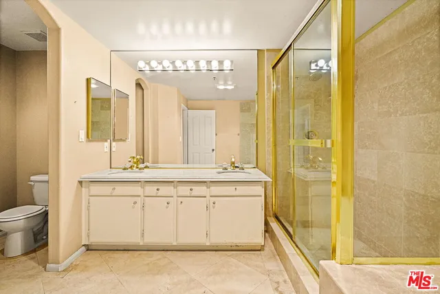 $1,249,000 | 930 North Doheny Drive, Unit 308, West Hollywood, CA 90069