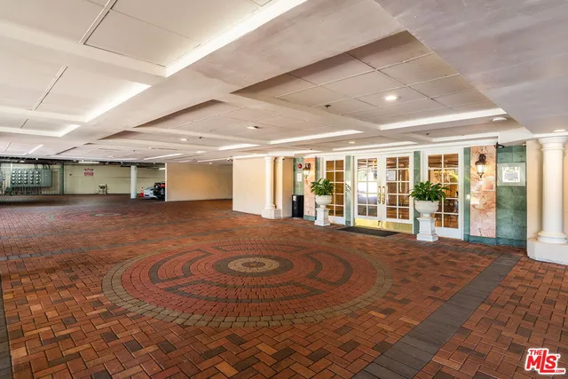 $1,249,000 | 930 North Doheny Drive, Unit 308, West Hollywood, CA 90069