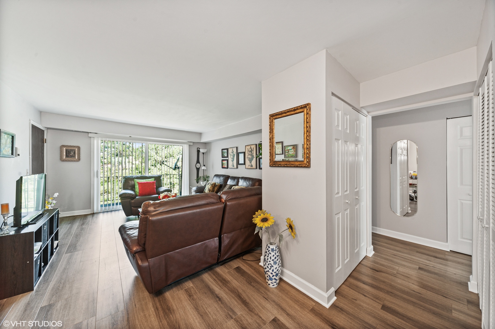 501 McHenry Road, Unit 3B Wheeling, IL 60090 - Photo 7 of 15