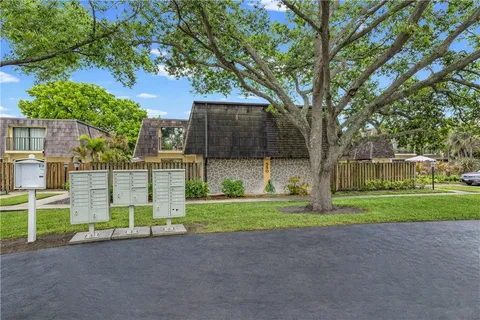 $209,000 | 550 North Tropic Lane, Unit 6B, Vero Beach, FL 32960