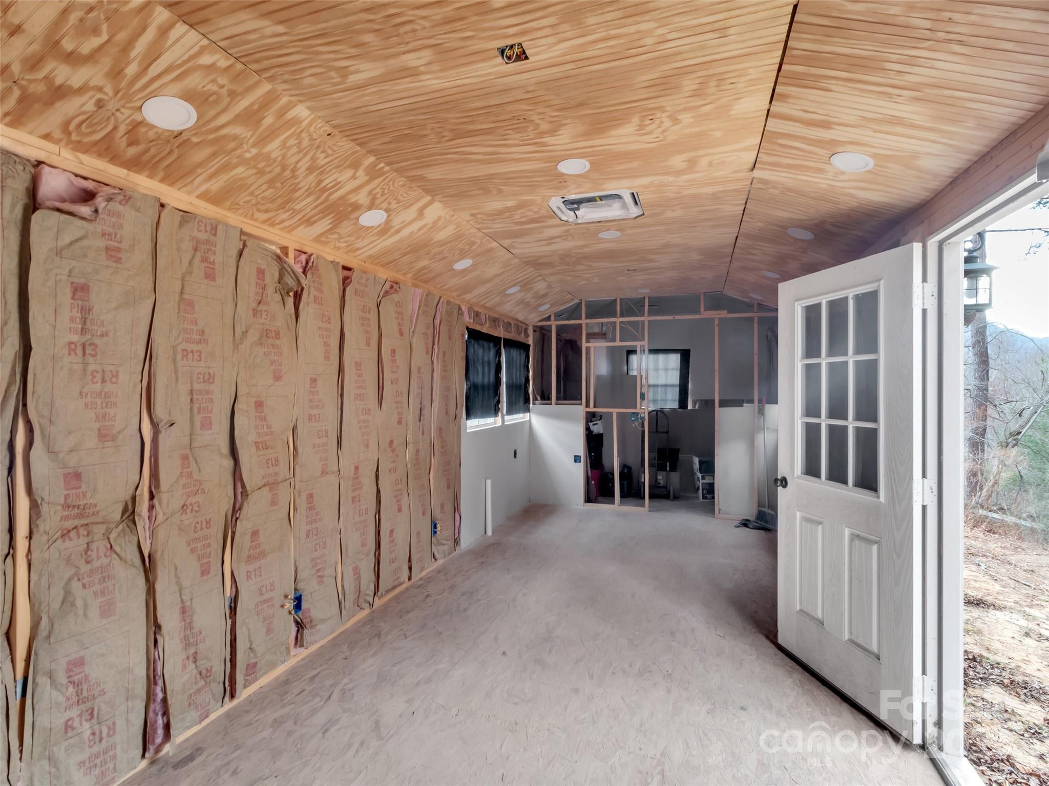 89 Kirkpatrick Cove Clyde, NC 28721 - Photo 15 of 28