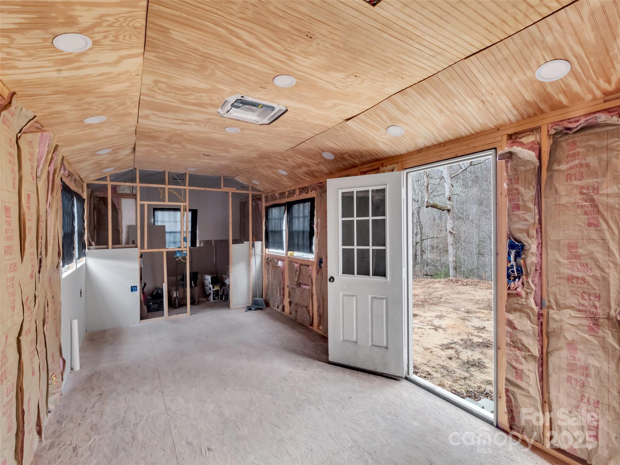 89 Kirkpatrick Cove Clyde, NC 28721 - Photo 16 of 28