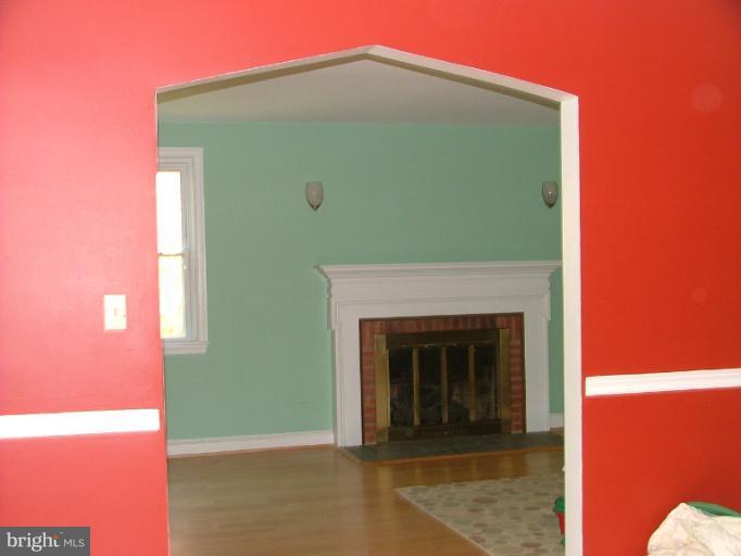 308 Pinewood Avenue Silver Spring, MD 20901 - Photo 4 of 11 Living Room
