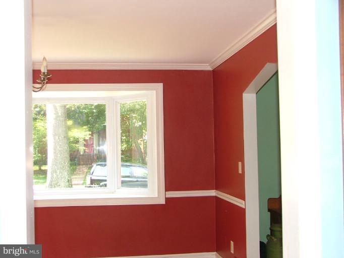 308 Pinewood Avenue Silver Spring, MD 20901 - Photo 6 of 11 Dining Room