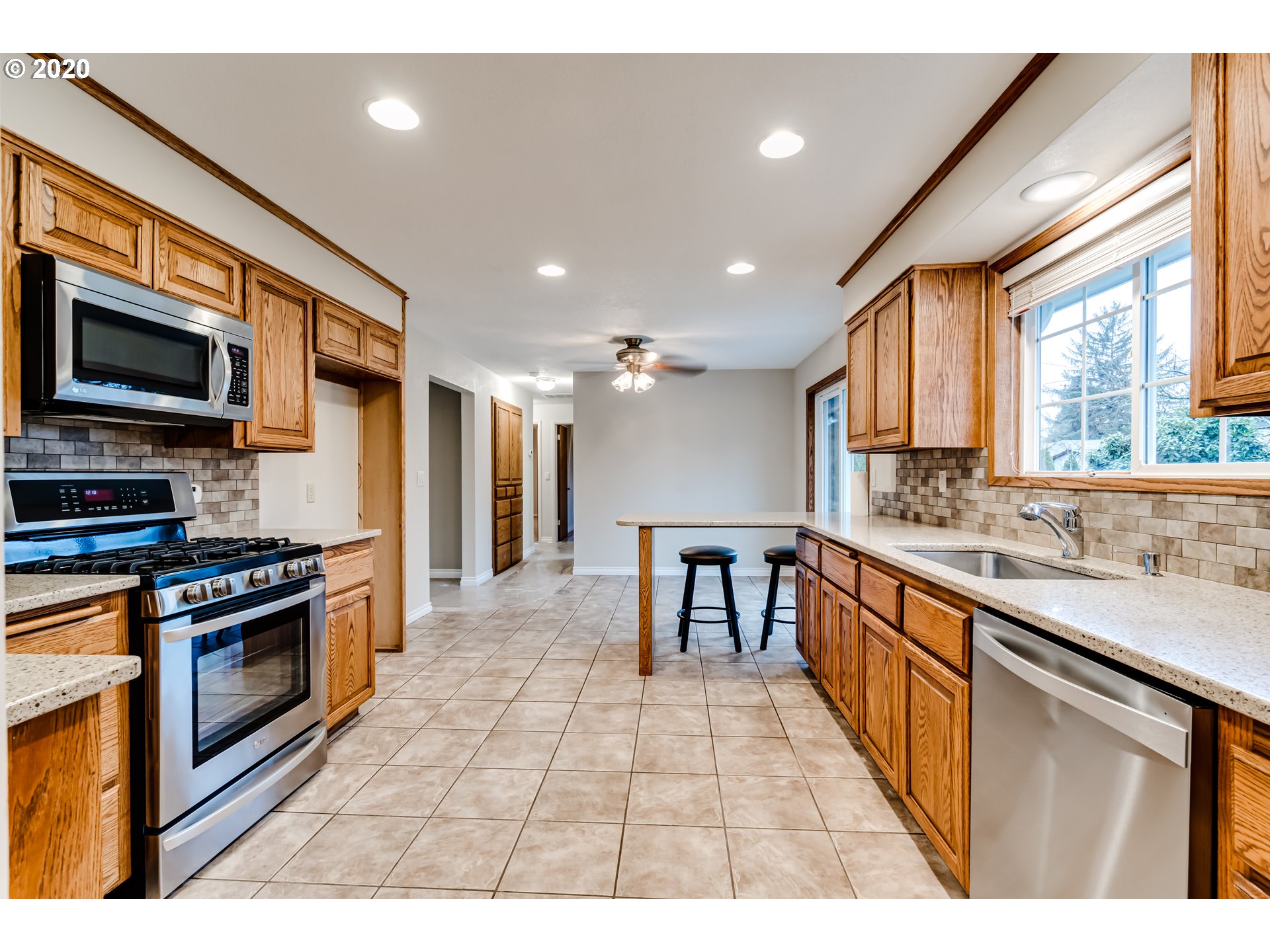 2848 Chateau Place Springfield, OR 97477 - Photo 11 of 30