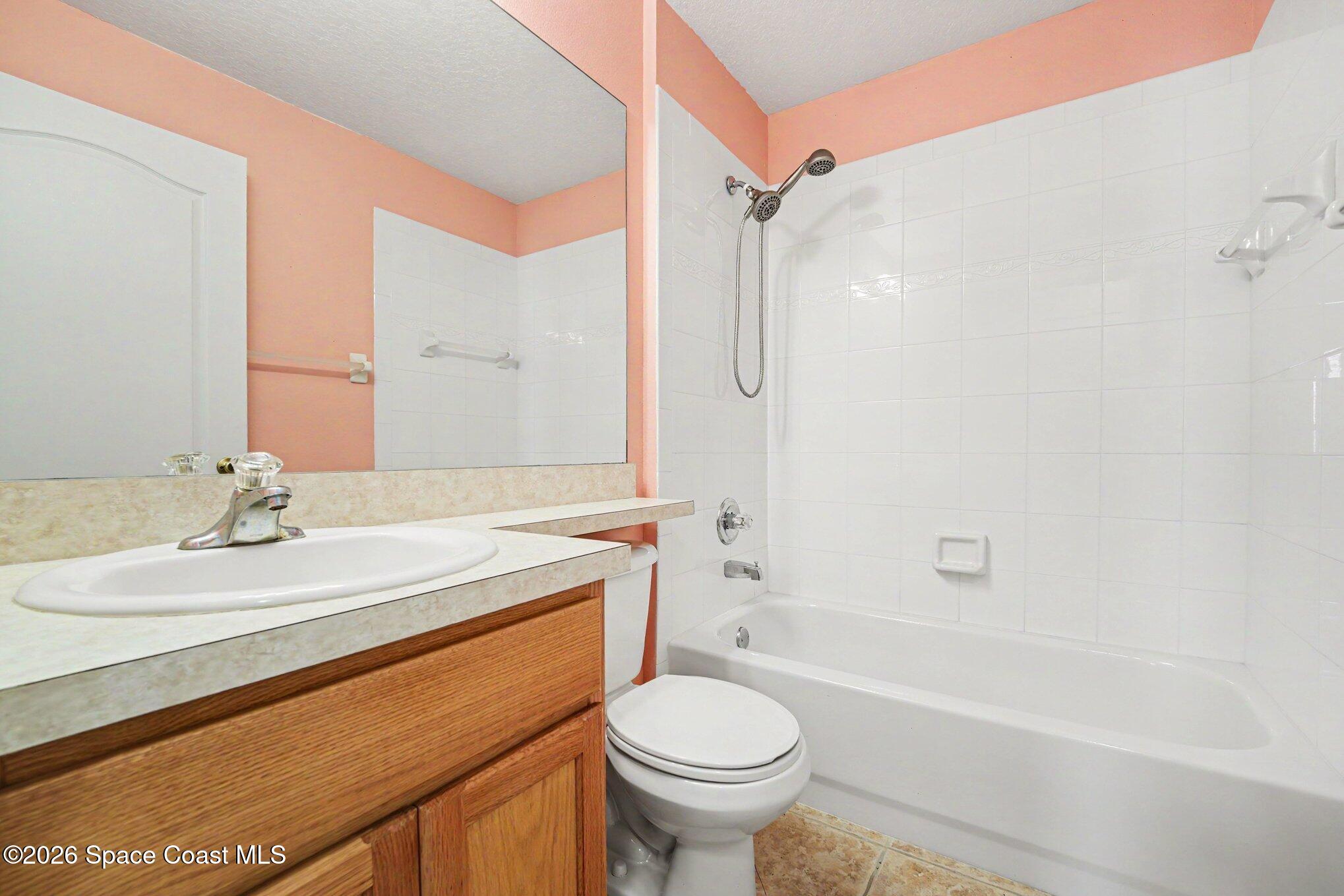 2194 Spring Creek Circle Palm Bay, FL 32905 - Photo 20 of 40 Guest Bathroom