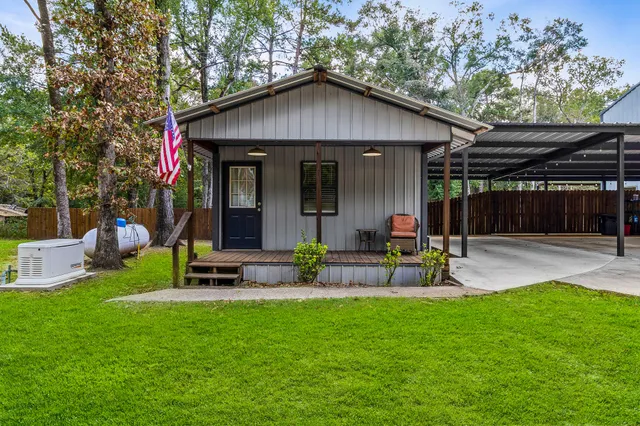 $899,000 | 807 Whitehead Drive, Diboll, TX 75941