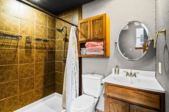 $899,000 | 807 Whitehead Drive, Diboll, TX 75941