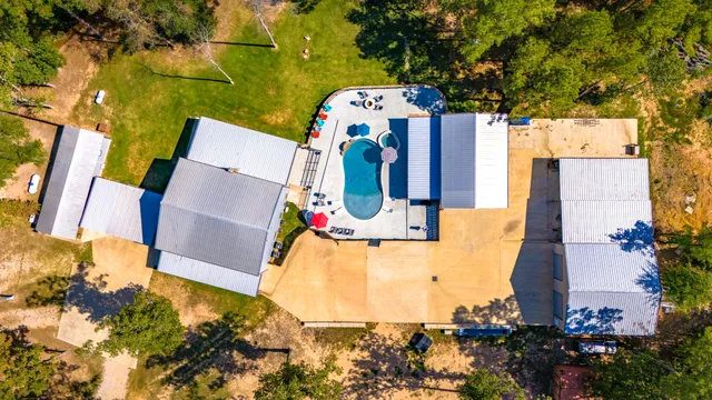 $899,000 | 807 Whitehead Drive, Diboll, TX 75941