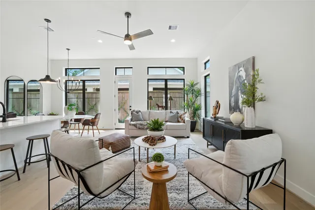 $827,999 | 1711 Bologna Lane, Houston, TX 77055