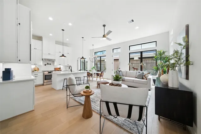 $827,999 | 1711 Bologna Lane, Houston, TX 77055