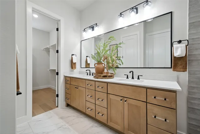 $827,999 | 1711 Bologna Lane, Houston, TX 77055