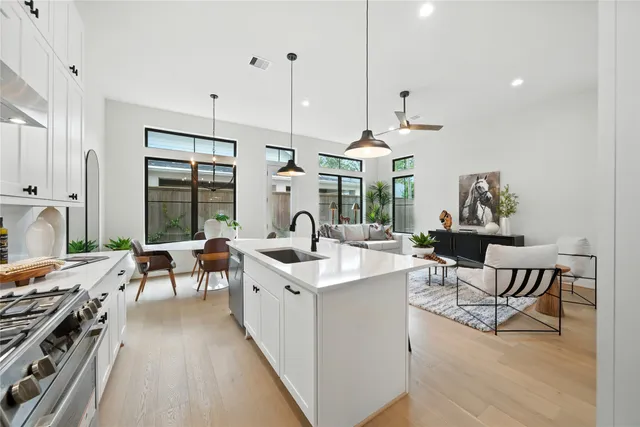 $827,999 | 1711 Bologna Lane, Houston, TX 77055